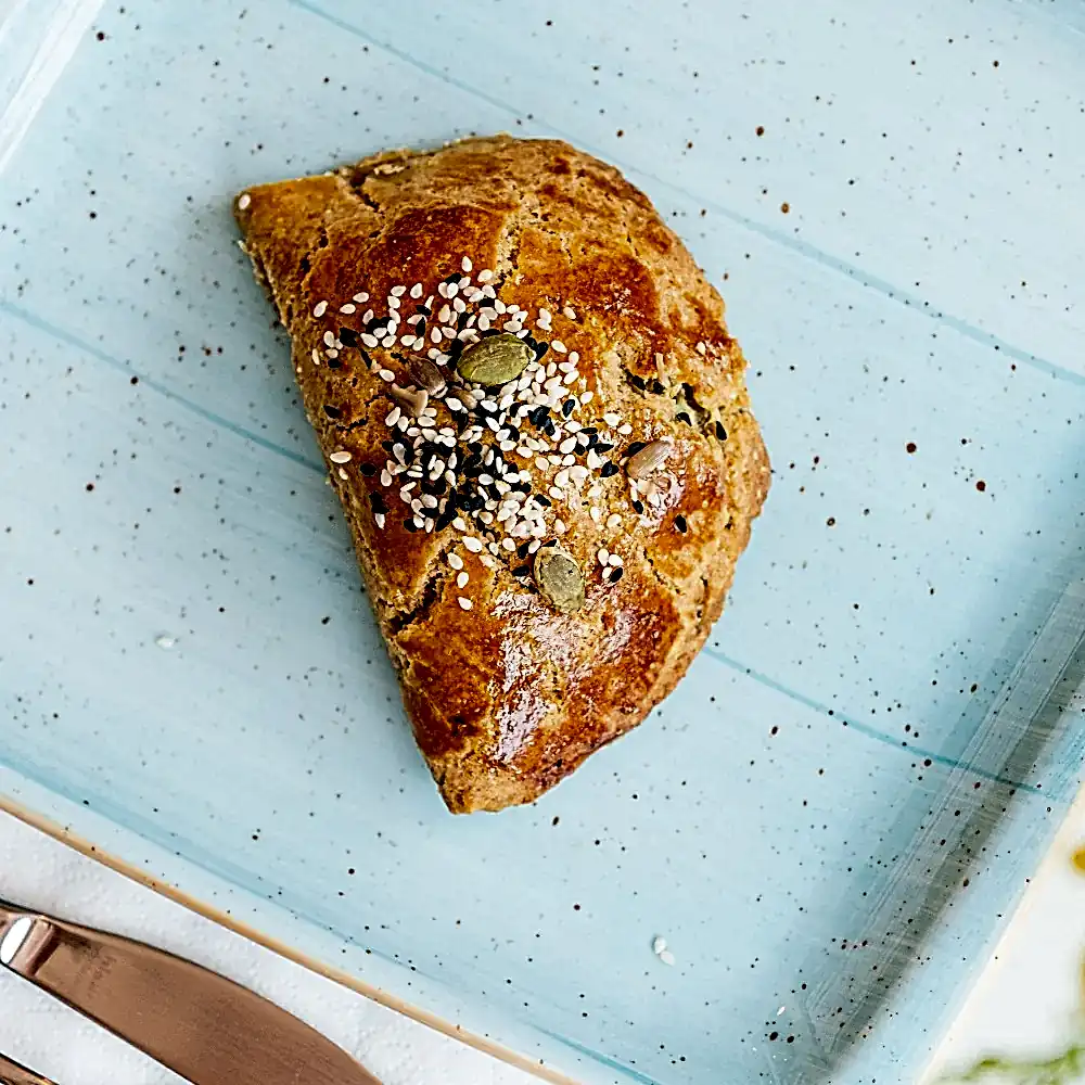 Blum Ev Poğaçası-Lorlu pestolu - blumcoffeehouse